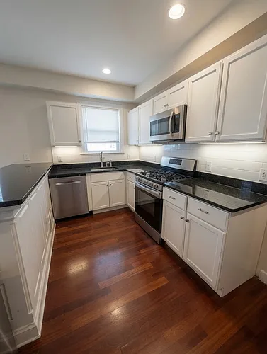 14 Duval St Photo 1