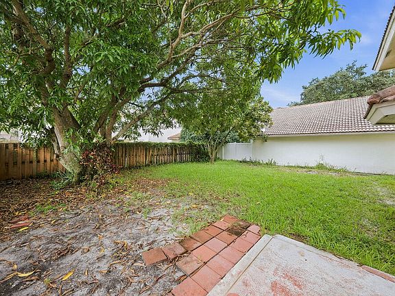 4th image of 10141 Aqua Vista Way