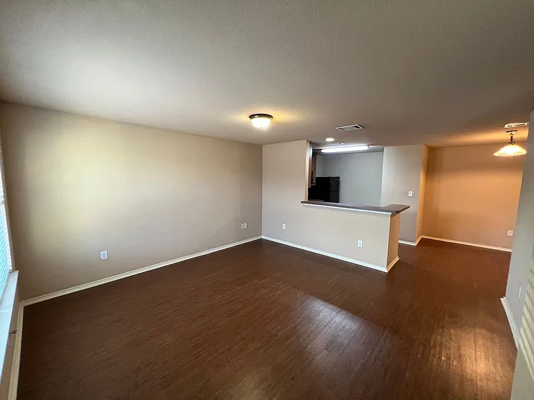 2675 Lovers Ln — Photo 12