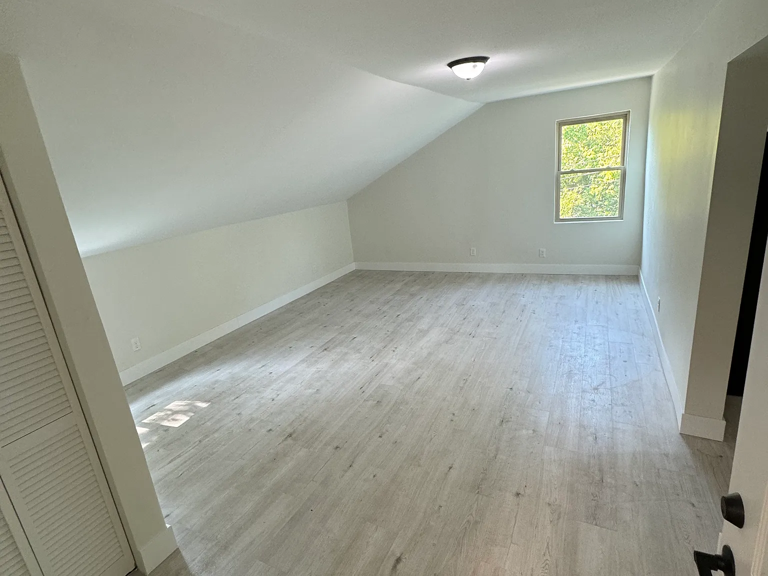 900 Mill St — Photo 3