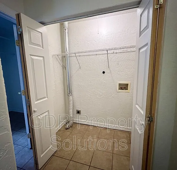 3529 Ross Ave SE — Photo 25