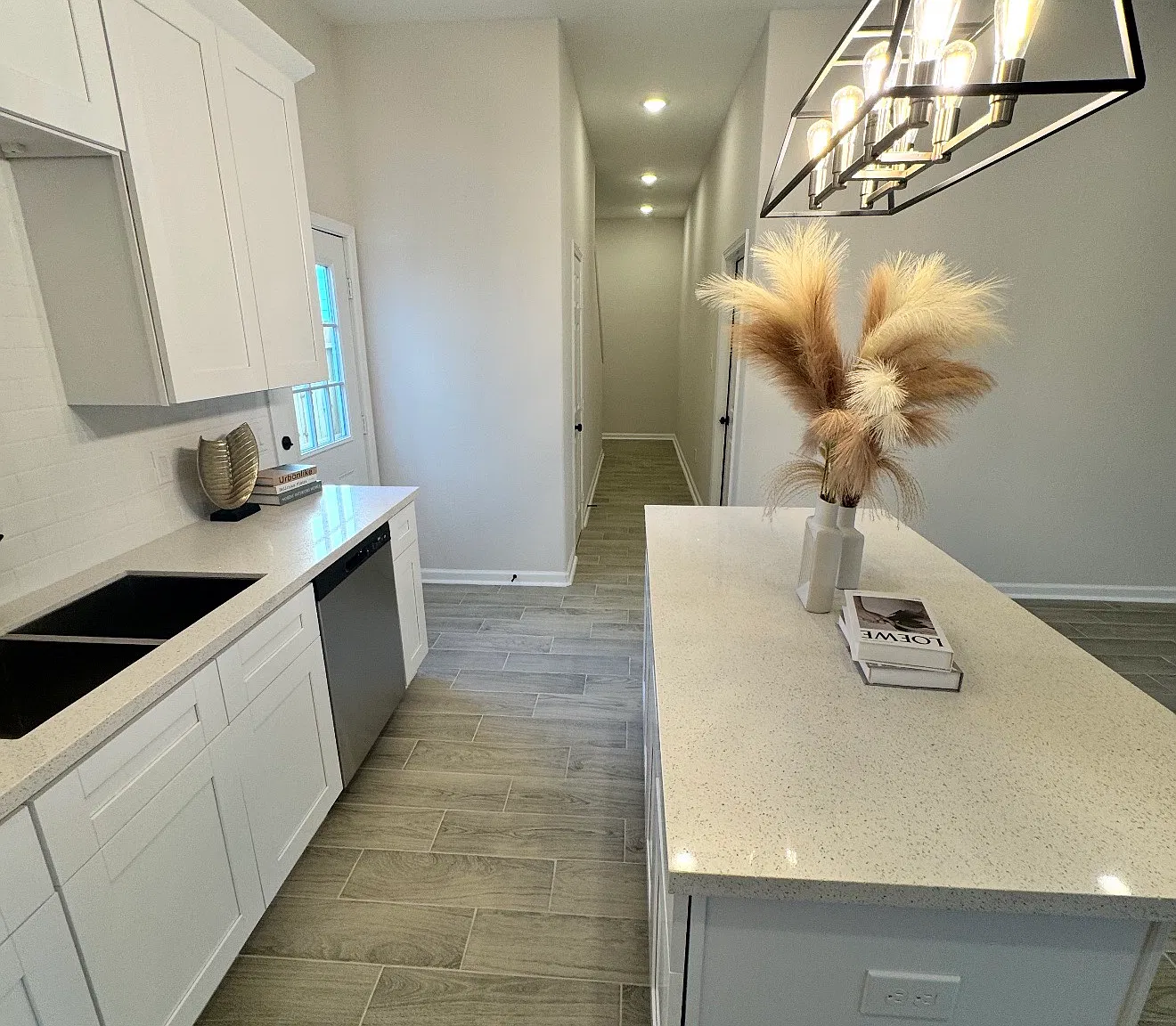 6905 Eastland St — Photo 2
