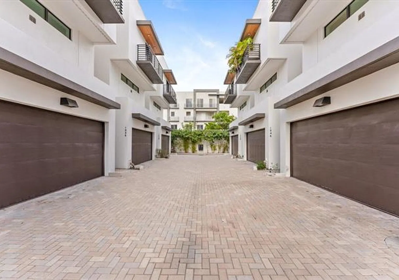 1048 N Victoria Park Rd th 1048, Fort Lauderdale, FL 33304 — Photo 3