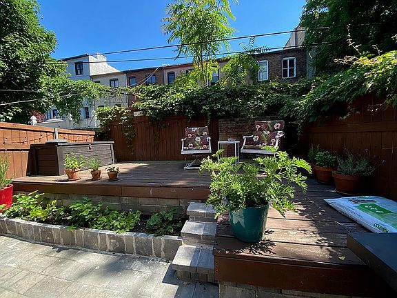 4th image of 640 Halsey St #2