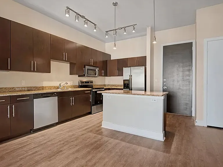 4123 Cedar Springs — Photo 12
