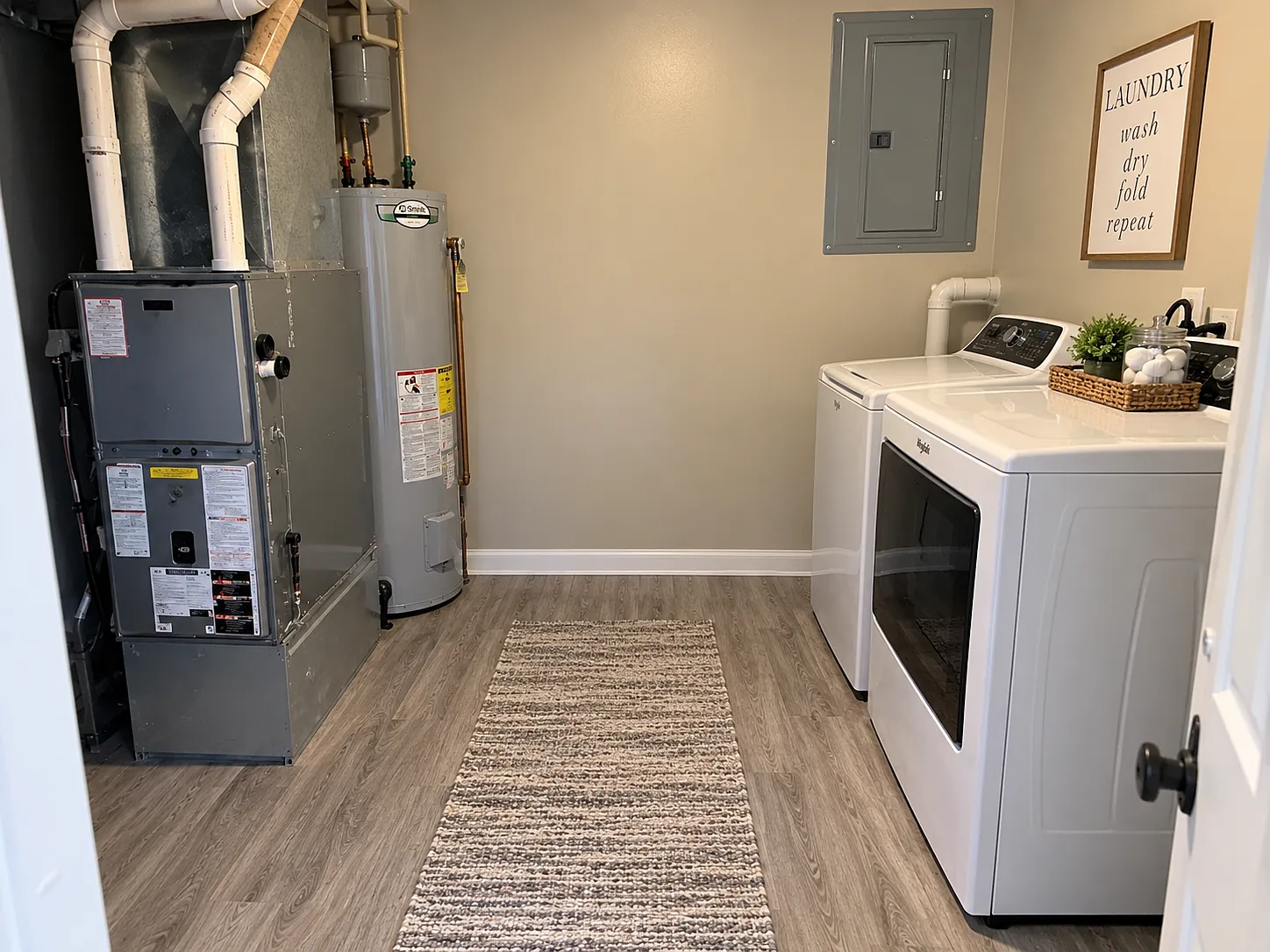 3 bed, 1000 sqft, $1,300 — Photo 4