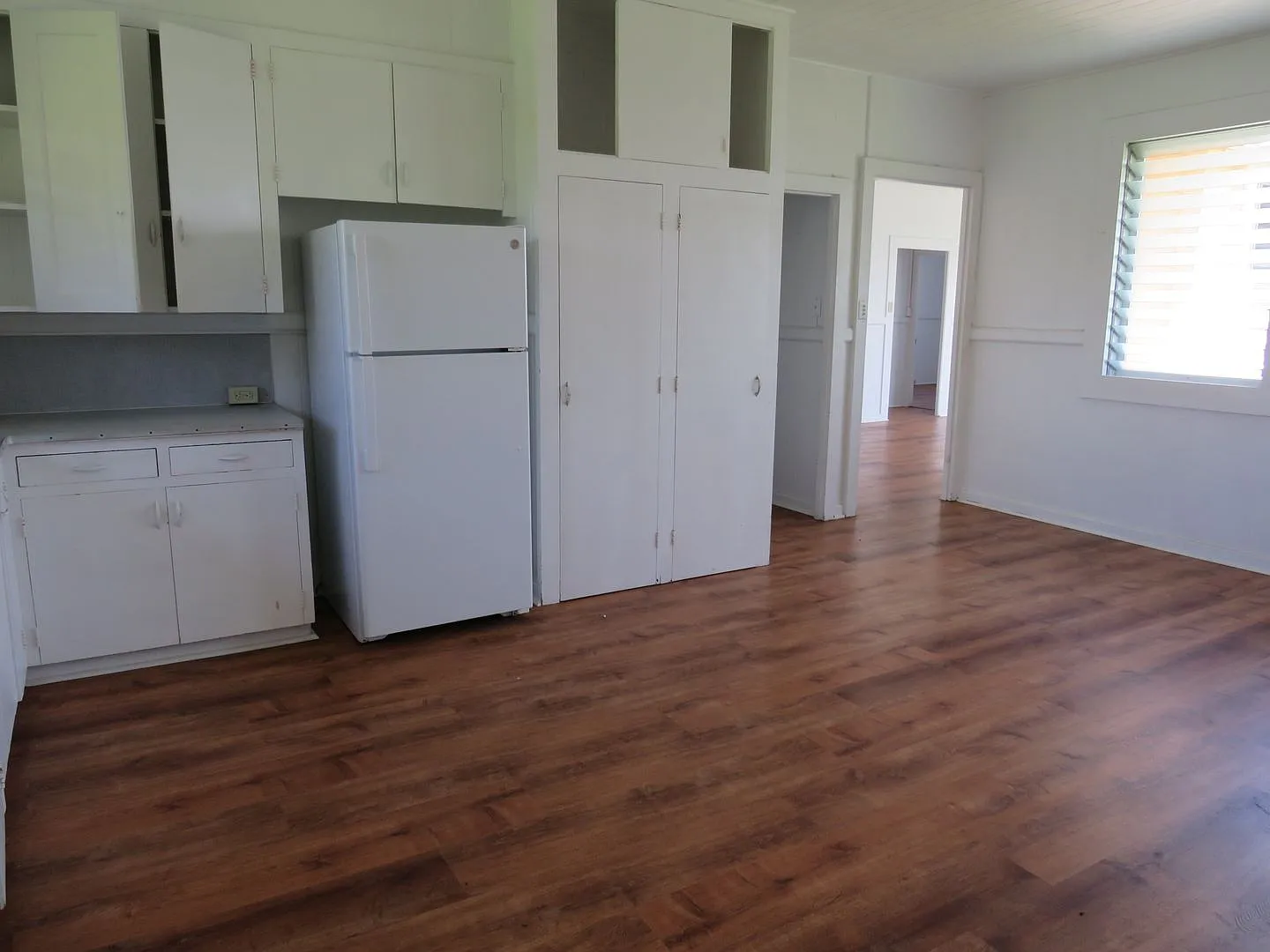 Spacious 5-Bedroom in the Heart of Hilo — Photo 4