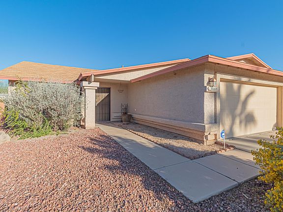 4th image of 8660 N Chinaberry Way