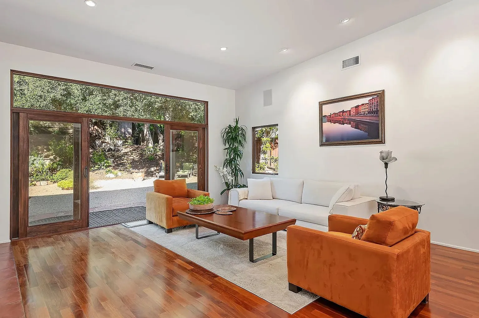 4 bed, 3.5 bath, 3600 sqft, $15,000 — Photo 4