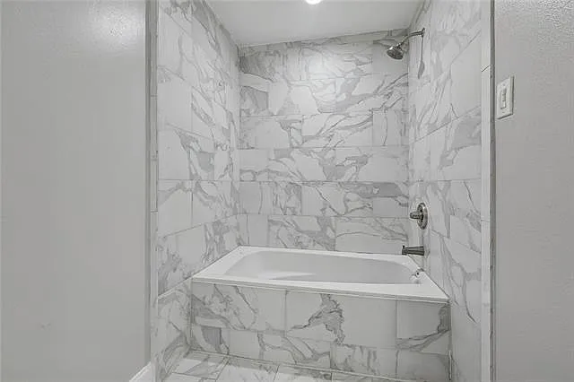 107 Kenneth Dr — Photo 8