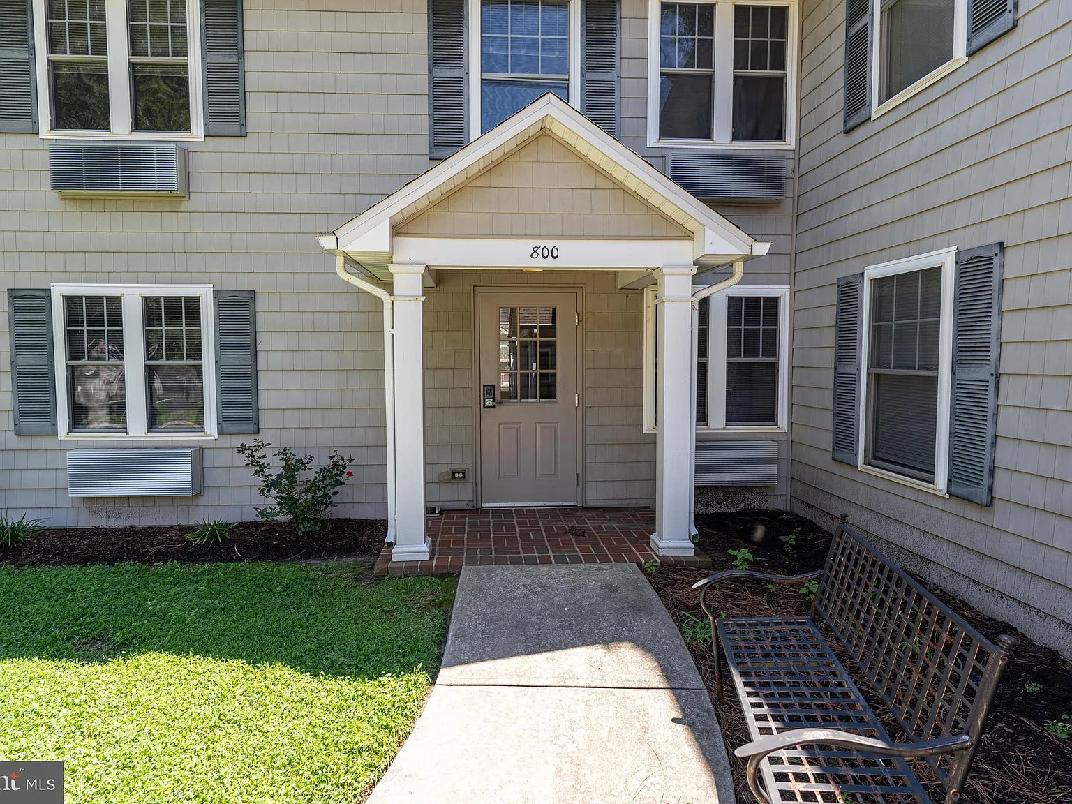 3 bed, 1000 sqft, $1,395 — Photo 3