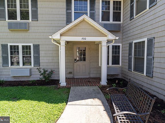 3rd image of 800 Travers St #12