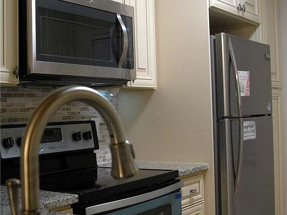 5th image of 3071 Holiday Springs Boulevard #101-8