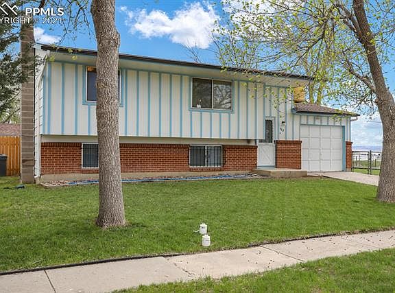 2nd image of 402 Calle Manzana