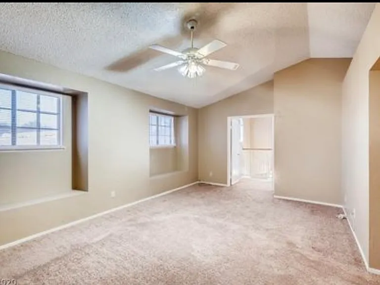 4824 Norway Ln — Photo 9