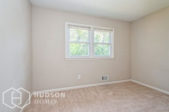 2nd image of 15 Pearl St