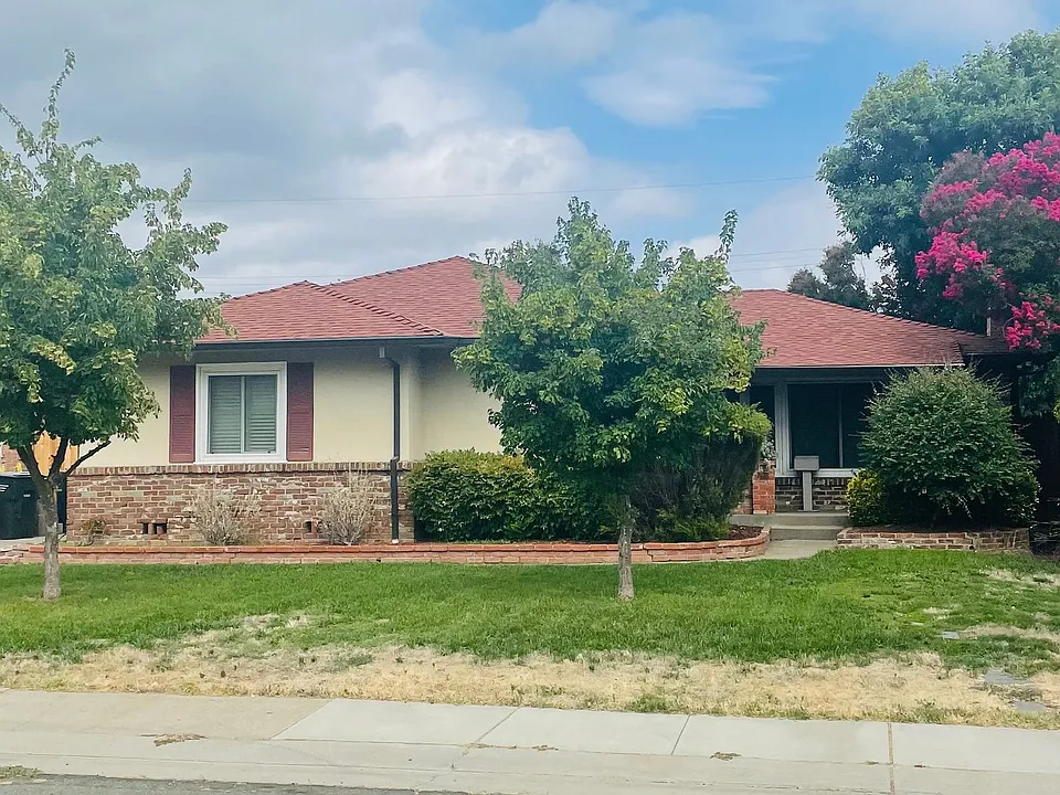 2215 Stover Way