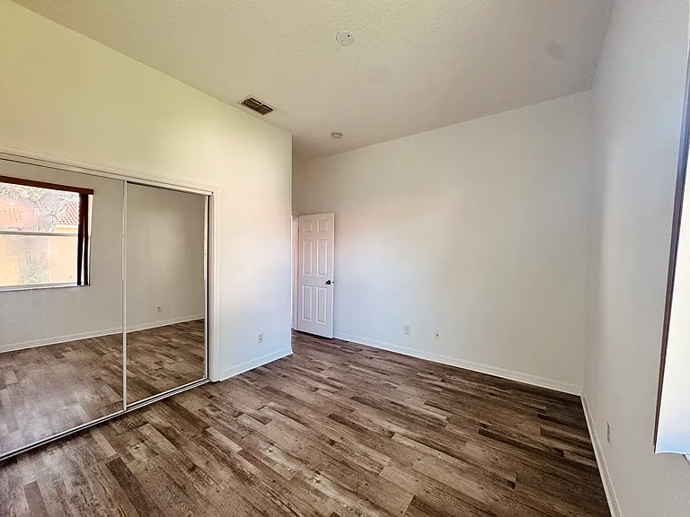 449 Bay Leaf Dr — Photo 10