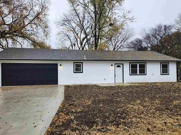 201 Sylvan St, Emporia, KS 66801