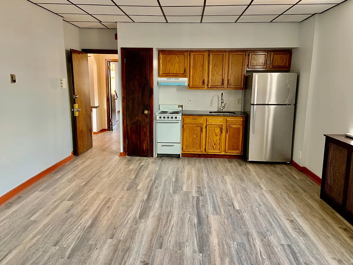 Building Photo - 2250 S 9th St #2-R