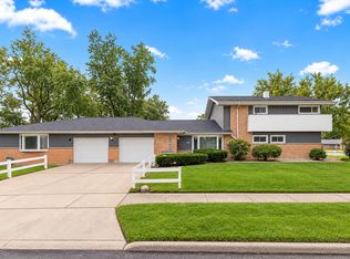 369 Waverly St, Park Forest, IL 60466