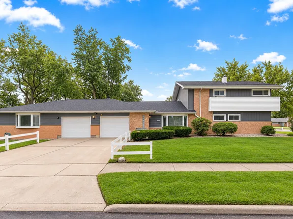 369 Waverly St, Park Forest, IL 60466