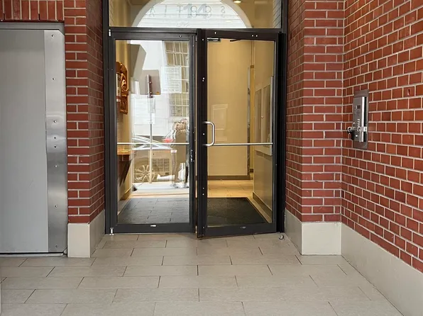 14 Begbie St, New Westminster, BC V3M 0C4