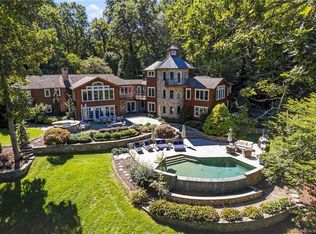 34 Lake Rd, Newtown, CT 06470