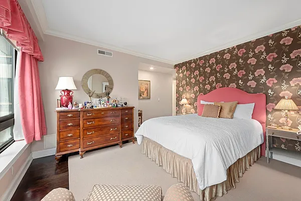 Sold by Douglas Elliman | media 15