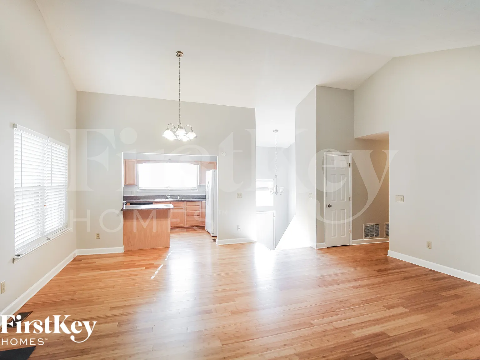 4 bed, 3.0 bath, 1838 sqft, $2,365 — Photo 4
