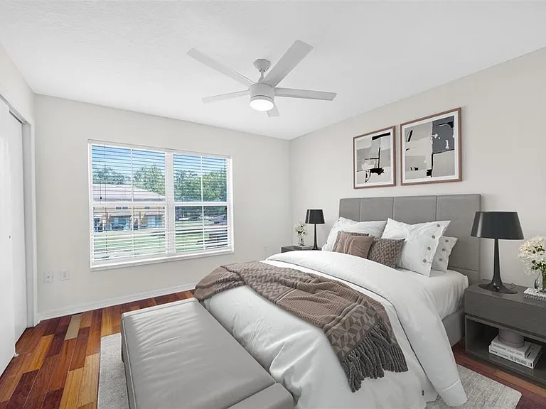 6928 Hawthorne Trace Ln — Photo 4