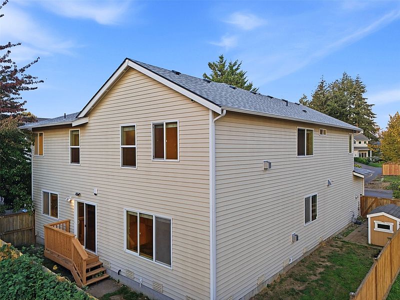 5th image of 15112 68th Avenue E