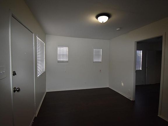 3rd image of 807 W 92nd St