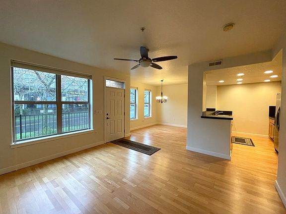 4th image of 6231 NE Carillion Dr #1-101