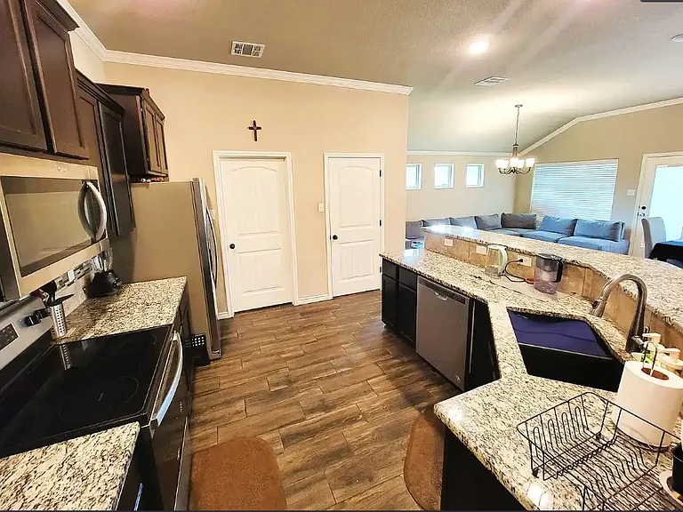 5207 Colina Dr — Photo 9