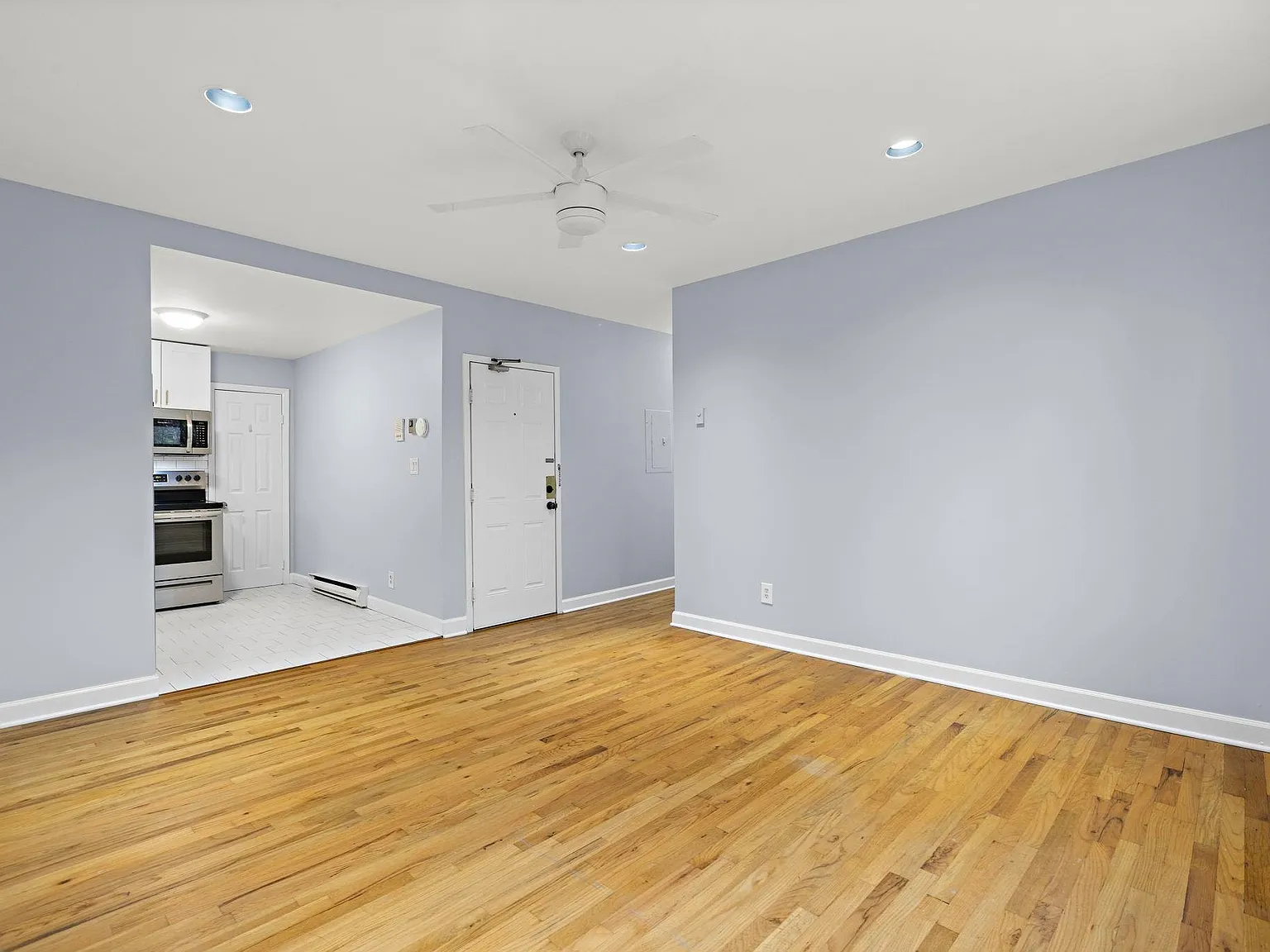 1 bed, 1.0 bath, 575 sqft, $2,500 — Photo 2