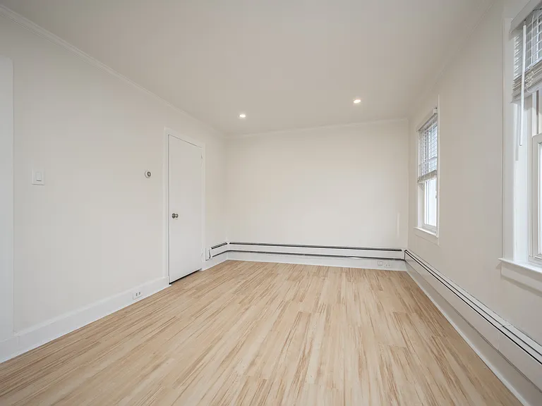 14 Deane Pl — Photo 32
