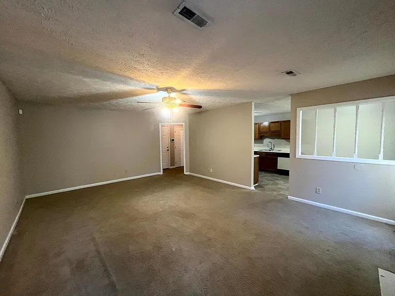 2857 Chillingworth Dr — Photo 10