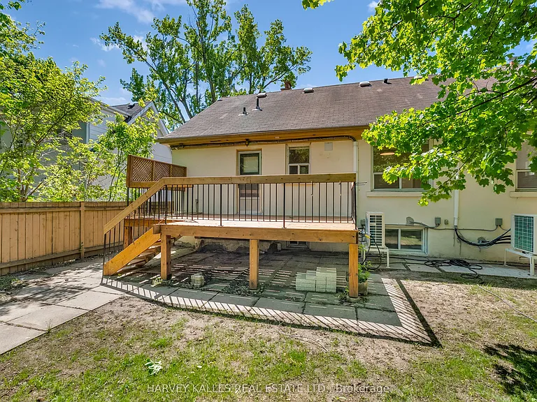 106 Florence Ave — Photo 25