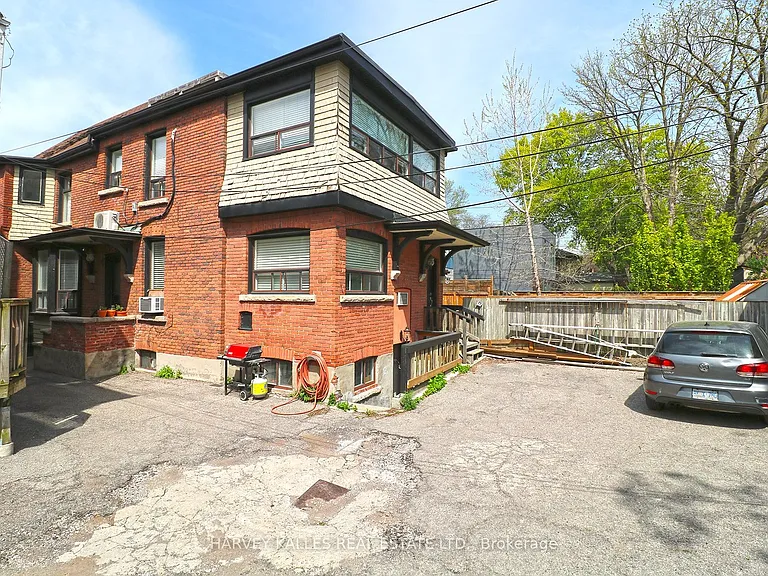 27 Hiawatha Rd #4 — Photo 2