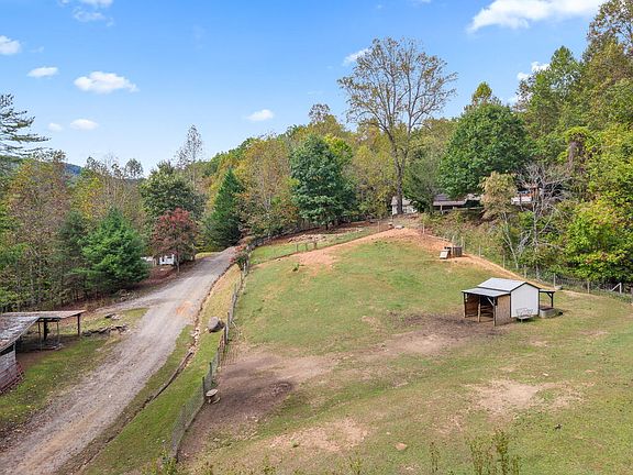 5th image of 517 Johns Creek Rd