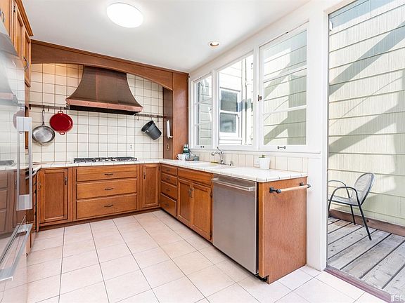 4th image of 580 14th St