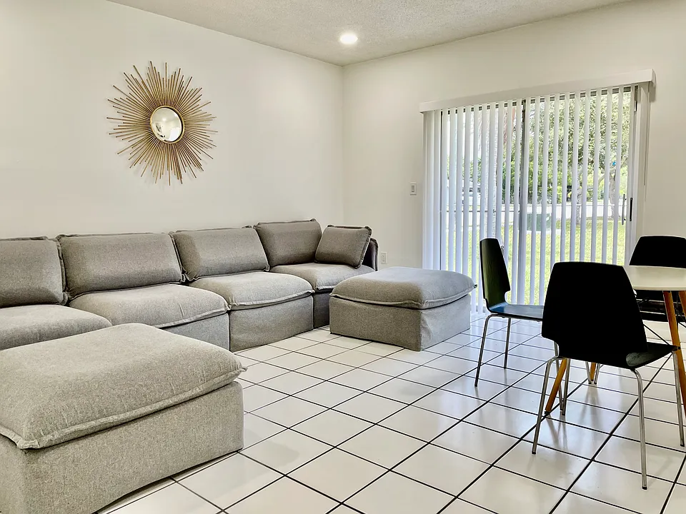 6255 SW 59th Ave
