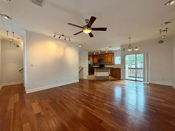 4th image of 1402 Parker Ln APT 8