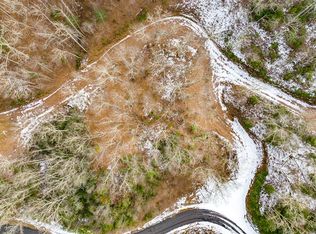 90 Garnet Rd, Sylva, NC 28779