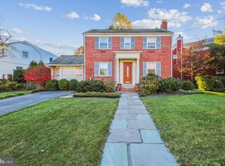 5214 Roosevelt St, Bethesda, MD 20814