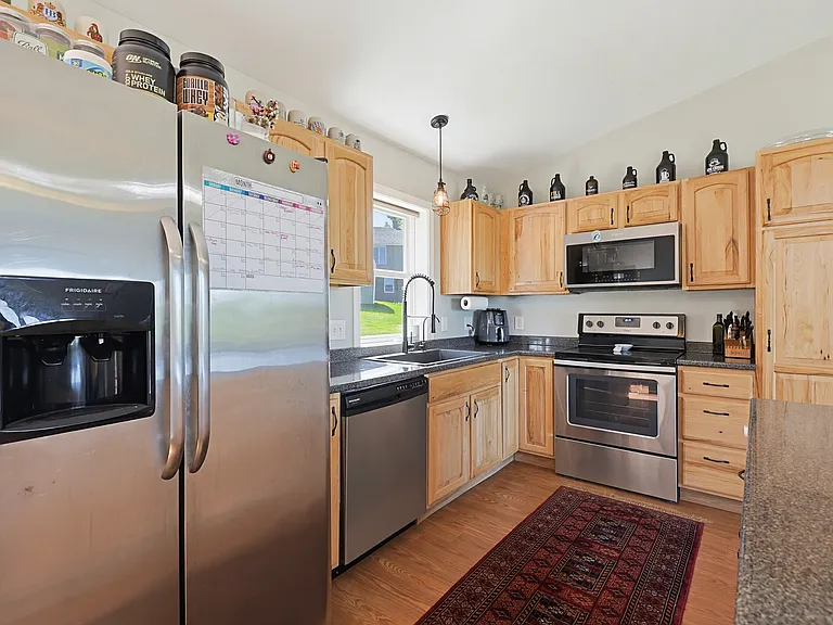72 Frost Hill Ave — Photo 9