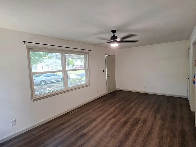 2028 S Fairway Ave — Photo 3