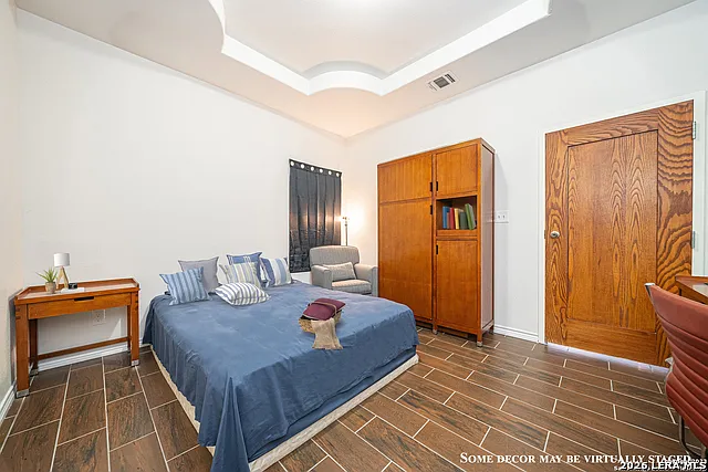 233 Esmeralda Dr — Photo 17