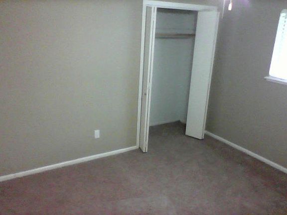 3rd image of 4421 Weiskopf Ln
